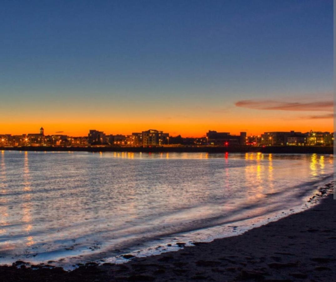 Salthill Village 3 Bed Apartment Голуэй Экстерьер фото